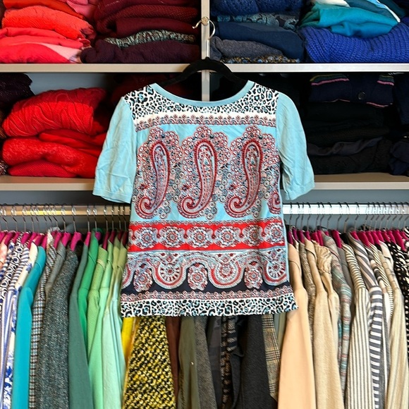 Talbots aqua with red paisley print short sleeve mixed media top size XS​ - Picture 1 of 3
